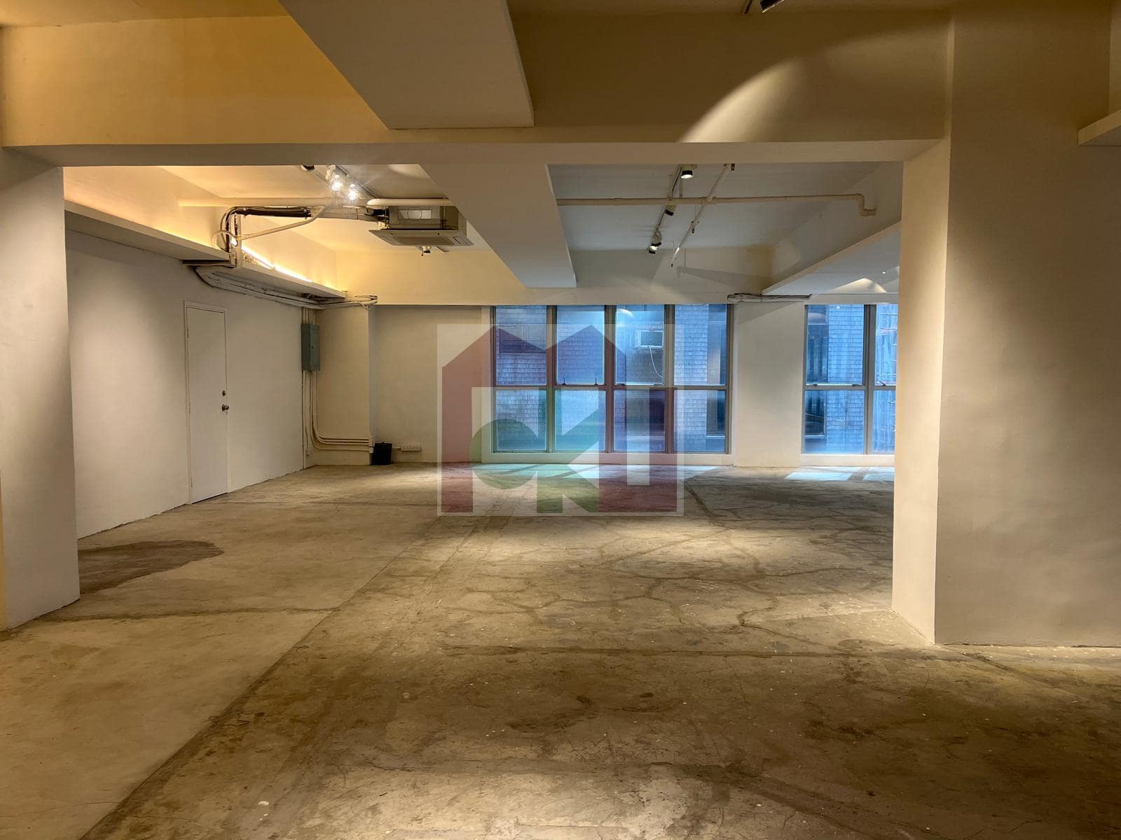 128 Wellington Street building or unit photo